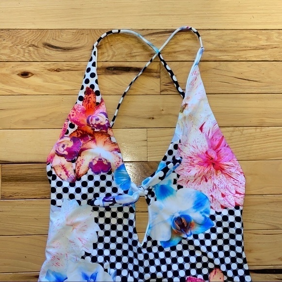 6 Shore Road Floral Tie Front Swimsuit Small - Picture 2 of 6
